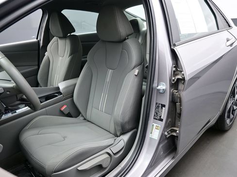 Certified 2023 Hyundai Elantra SEL w/ Convenience Package FWD image 10