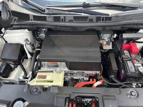 Used 2018 Nissan Leaf SV FWD image 19