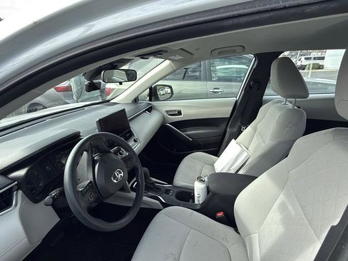 Used 2023 Toyota Corolla Cross L image 8