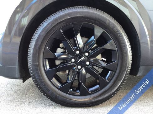 Used 2023 Kia Carnival SX Prestige FWD image 20