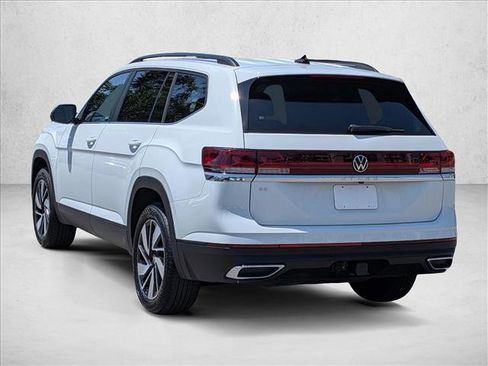 Used 2024 Volkswagen Atlas SE FWD image 8