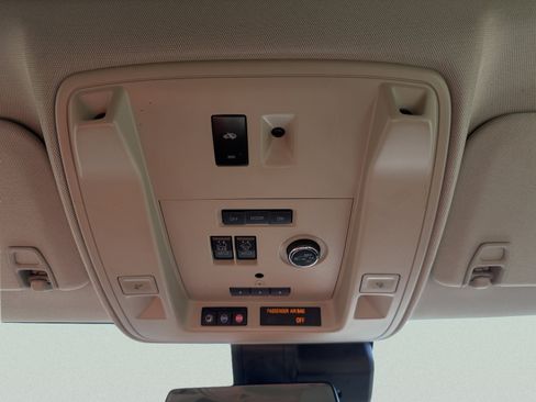 Used 2020 Cadillac Escalade Premium Luxury image 71