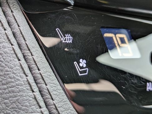 Certified 2023 Cadillac XT6 Sport w/ Technology Package image 29