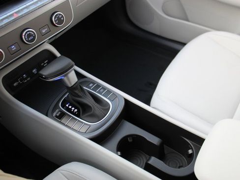 New 2026 Hyundai Kona SE image 22