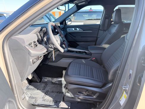 New 2026 Ford Explorer ST-Line w/ ST-Line Street Pack image 32