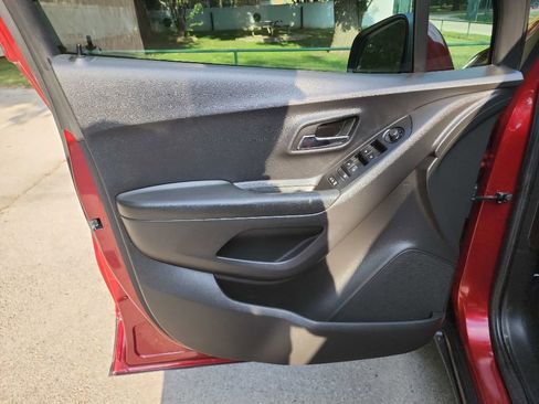 Used 2022 Chevrolet Trax LT w/ Driver Confidence Package image 13