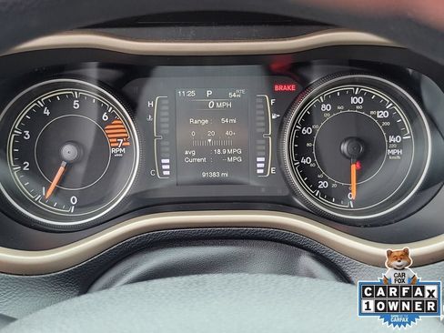 Used 2018 Jeep Cherokee Latitude FWD image 22