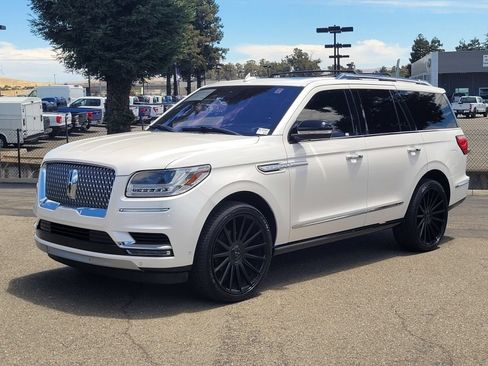 Certified 2019 Lincoln Navigator Reserve AWD/4WD image 8