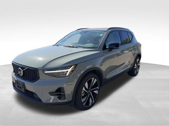 Used 2025 Volvo XC40 B5 Ultra w/ Climate Package AWD/4WD image 2