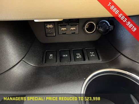 Used 2019 Toyota Highlander SE image 17