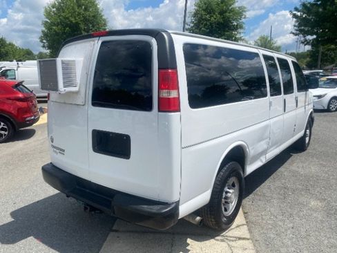 Used 2016 Chevrolet Express 3500 LS RWD image 6