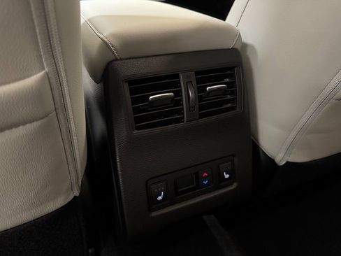 New 2026 Mitsubishi Outlander SEL image 23