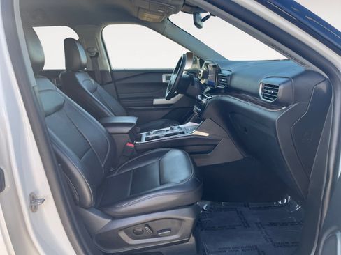 Used 2023 Ford Explorer Limited image 15