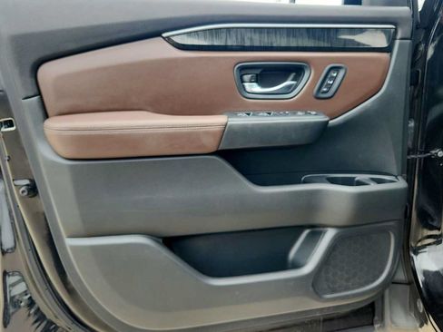 Used 2025 Honda Pilot Elite image 22