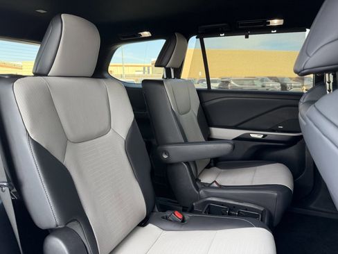 Used 2024 Lexus TX 500h AWD image 42