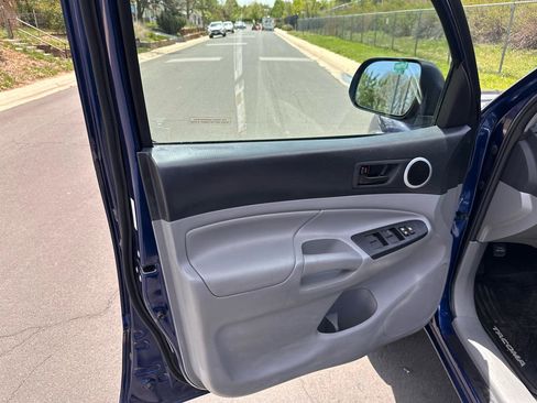 Used 2015 Toyota Tacoma 4x4 Double Cab w/ SR5 Package image 10