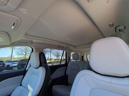 New 2026 Lincoln Aviator Reserve image 21