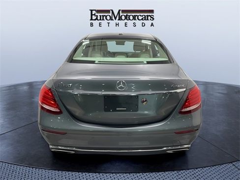 Used 2020 Mercedes-Benz E 350 4MATIC Sedan image 4