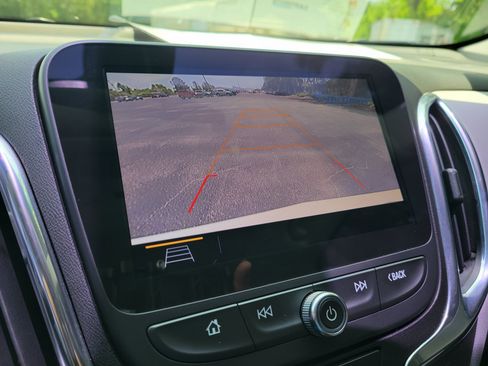 Used 2020 Chevrolet Equinox LT FWD image 22