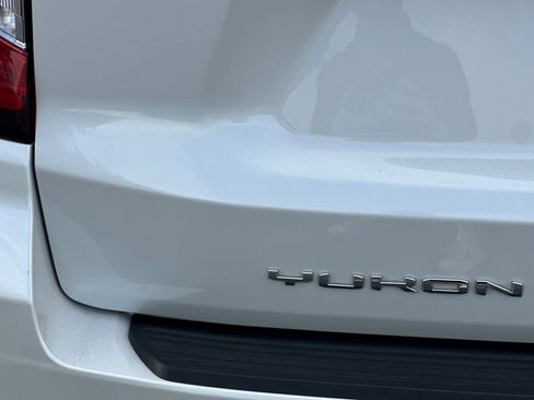 Used 2021 GMC Yukon Denali w/ Denali Premium Package image 52