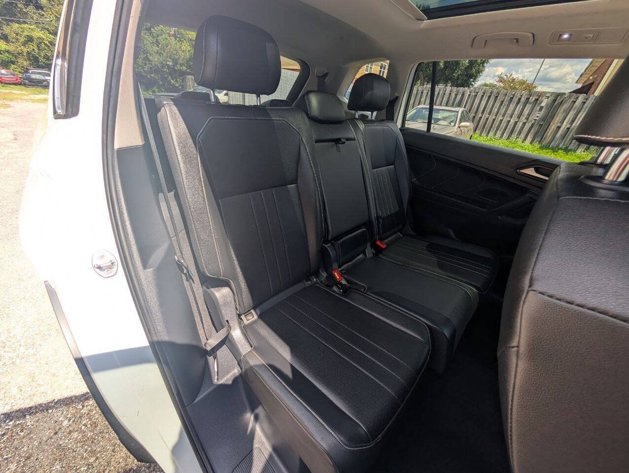 Used 2022 Volkswagen Tiguan SE FWD image 35