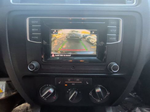 Used 2017 Volkswagen Jetta S FWD image 18