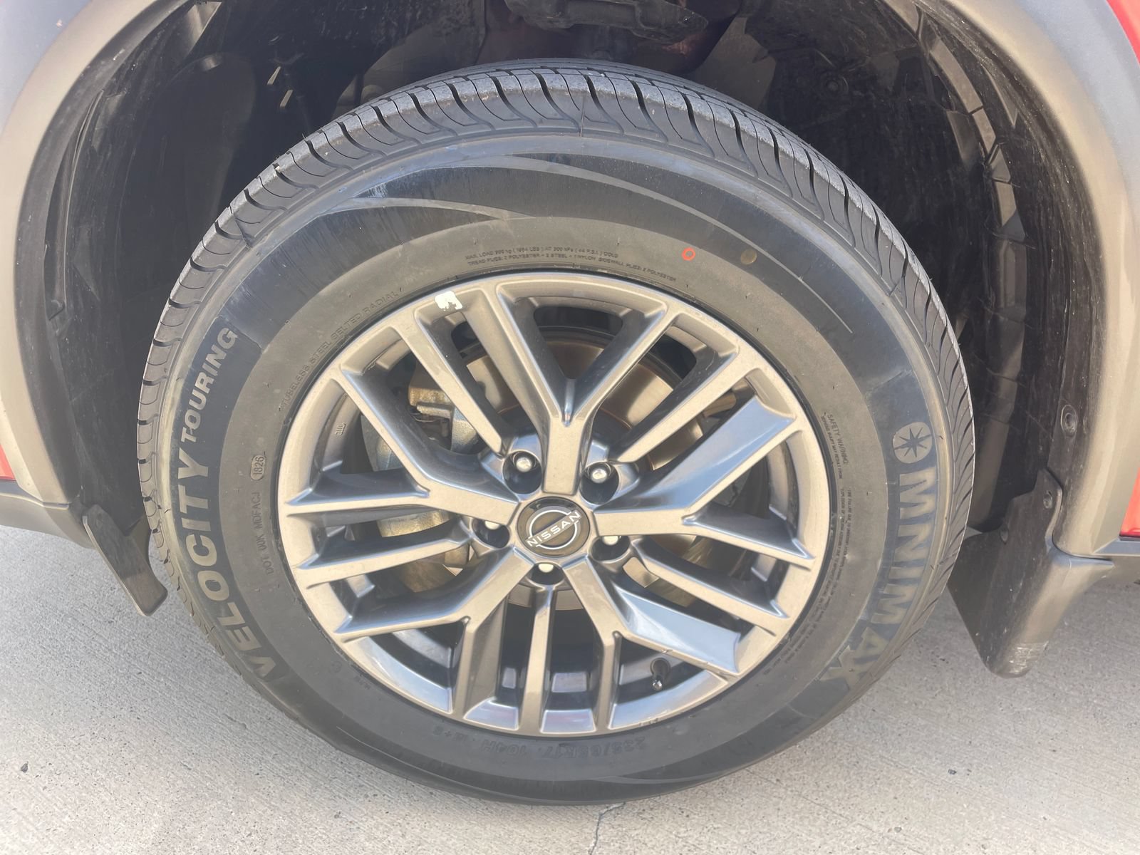 Used 2025 Nissan Rogue S AWD/4WD image 27