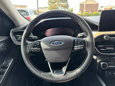 Used 2021 Ford Escape Titanium w/ Titanium Elite Package AWD/4WD image 11