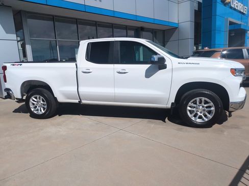 Used 2023 Chevrolet Silverado 1500 LT AWD/4WD image 6