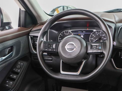 Used 2021 Nissan Rogue SV AWD/4WD image 12