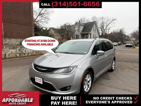 Used 2017 Chrysler Pacifica Touring-L Plus image 1