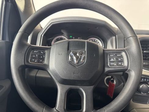 Used 2018 RAM 1500 Classic SLT image 17