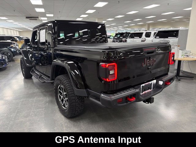 Used 2024 Jeep Gladiator Rubicon AWD/4WD image 5