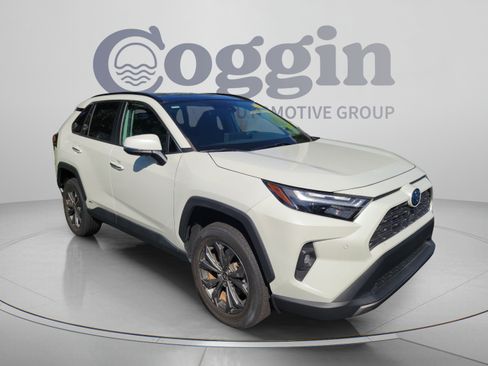 Certified 2022 Toyota RAV4 Limited AWD/4WD image 7