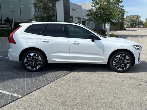 New 2026 Volvo XC60 B5 Plus w/ Climate Package image 4
