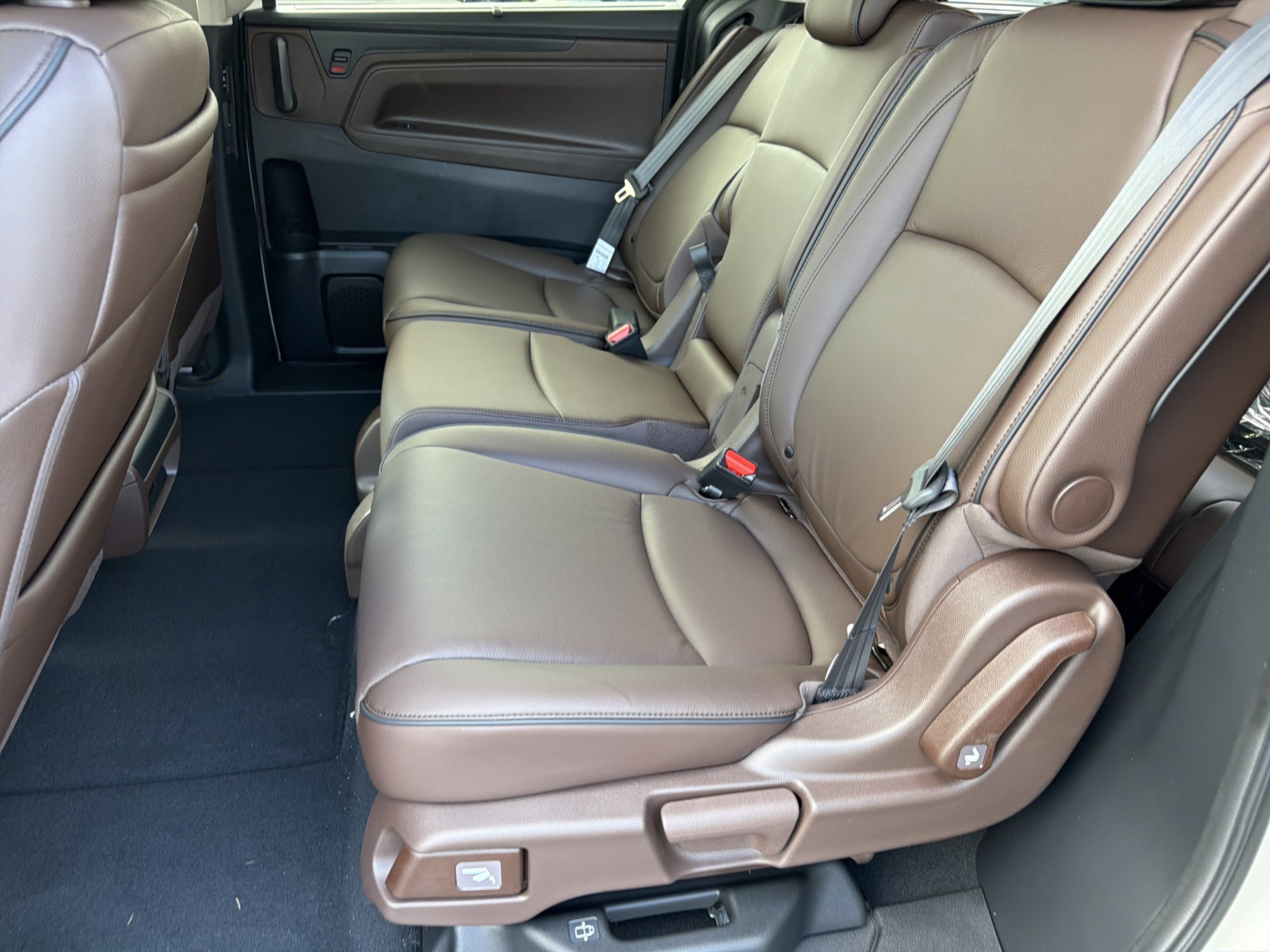 New 2027 Honda Odyssey Touring image 21