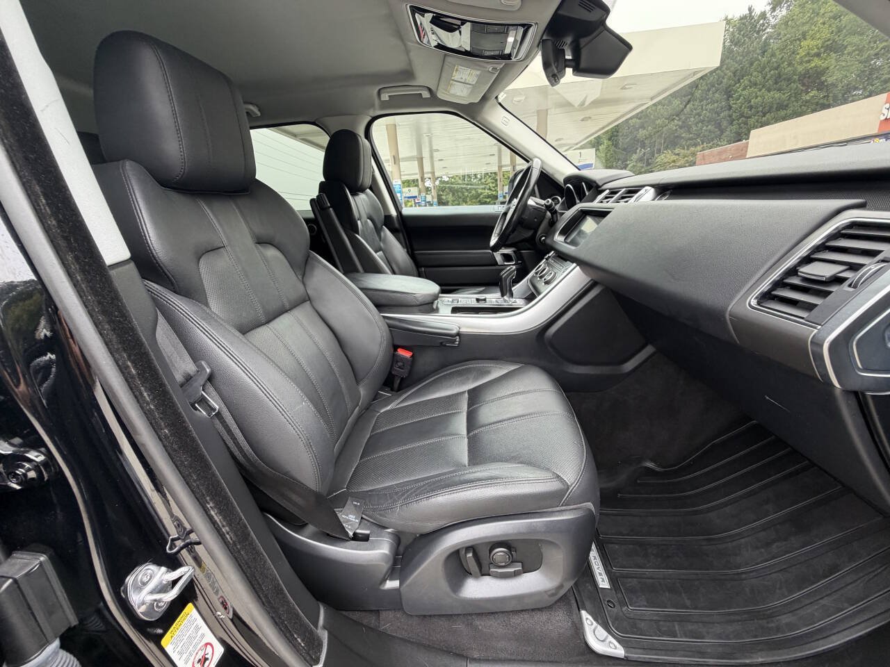 Used 2017 Land Rover Range Rover Sport SE AWD/4WD image 7