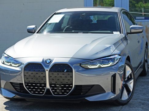 Used 2023 BMW i4 eDrive40 w/ Premium Package RWD image 3