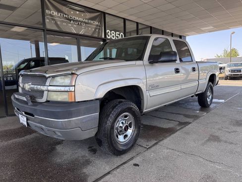 Used 2004 Chevrolet Silverado 2500 LT AWD/4WD image 1