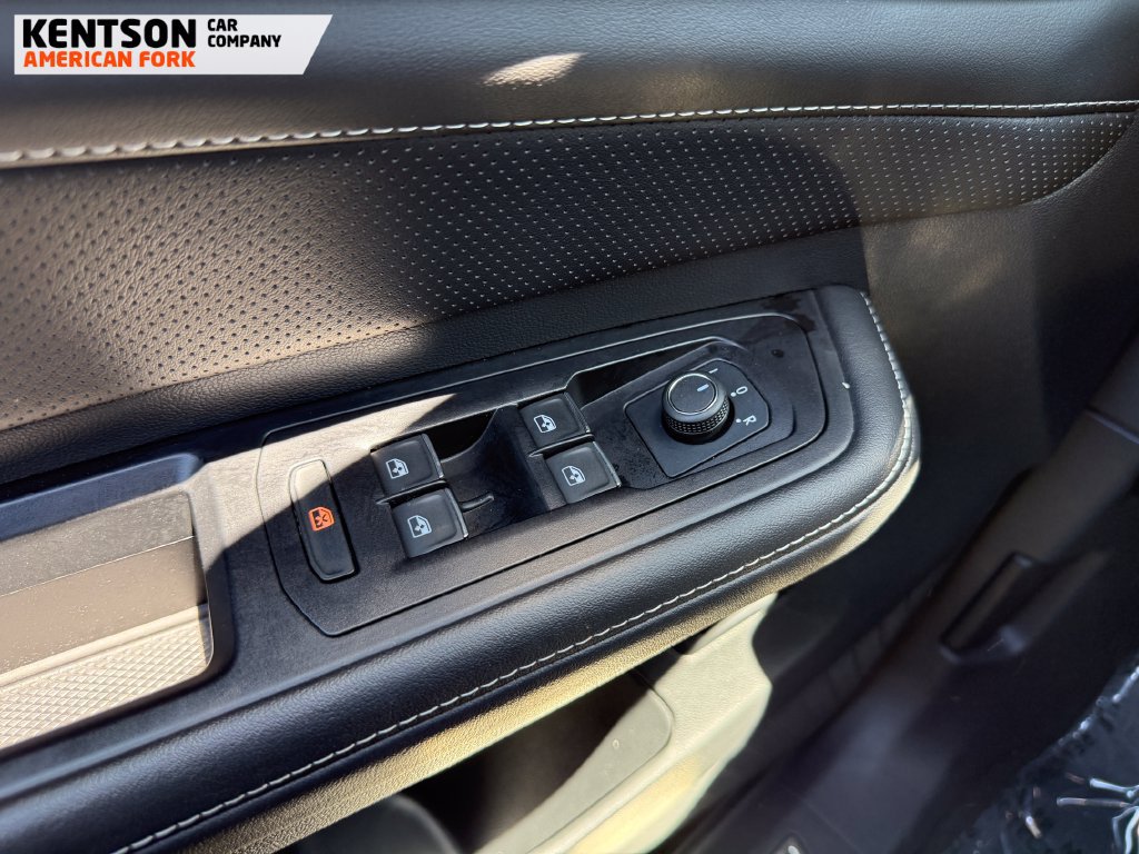 Used 2025 Volkswagen Atlas Cross Sport SE AWD/4WD image 18
