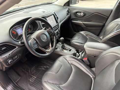 Used 2021 Jeep Cherokee Latitude Lux w/ Comfort/Convenience Group image 18