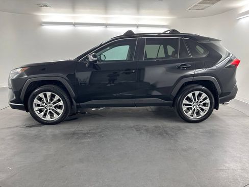 Used 2022 Toyota RAV4 XLE Premium FWD image 4