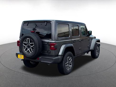 Used 2025 Jeep Wrangler Unlimited Sahara AWD/4WD image 11