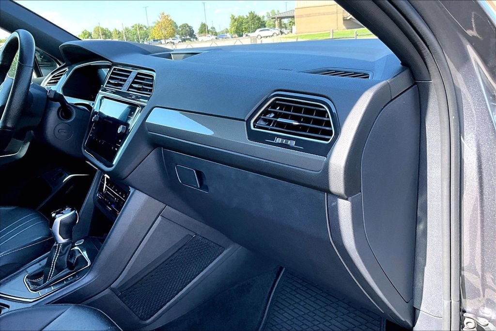 Used 2024 Volkswagen Tiguan SE R-Line FWD image 14