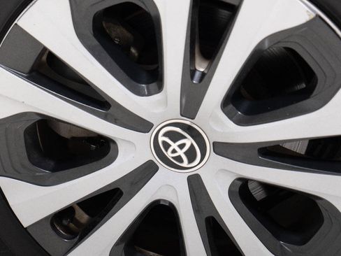 Used 2020 Toyota Corolla LE image 71