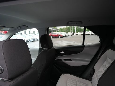 Used 2021 Chevrolet Equinox LS AWD/4WD image 20
