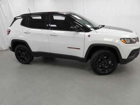 Used 2023 Jeep Compass Trailhawk w/ Sun and Sound Group AWD/4WD image 10