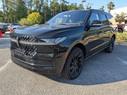 New 2025 Lincoln Navigator L Reserve w/ Jet Appearance Package image 9