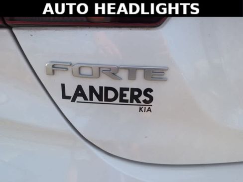 Used 2024 Kia Forte LXS w/ LXS Technology Package FWD image 5