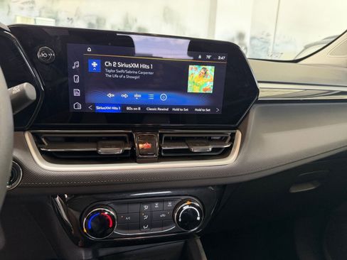 Used 2025 Chevrolet TrailBlazer LT image 18